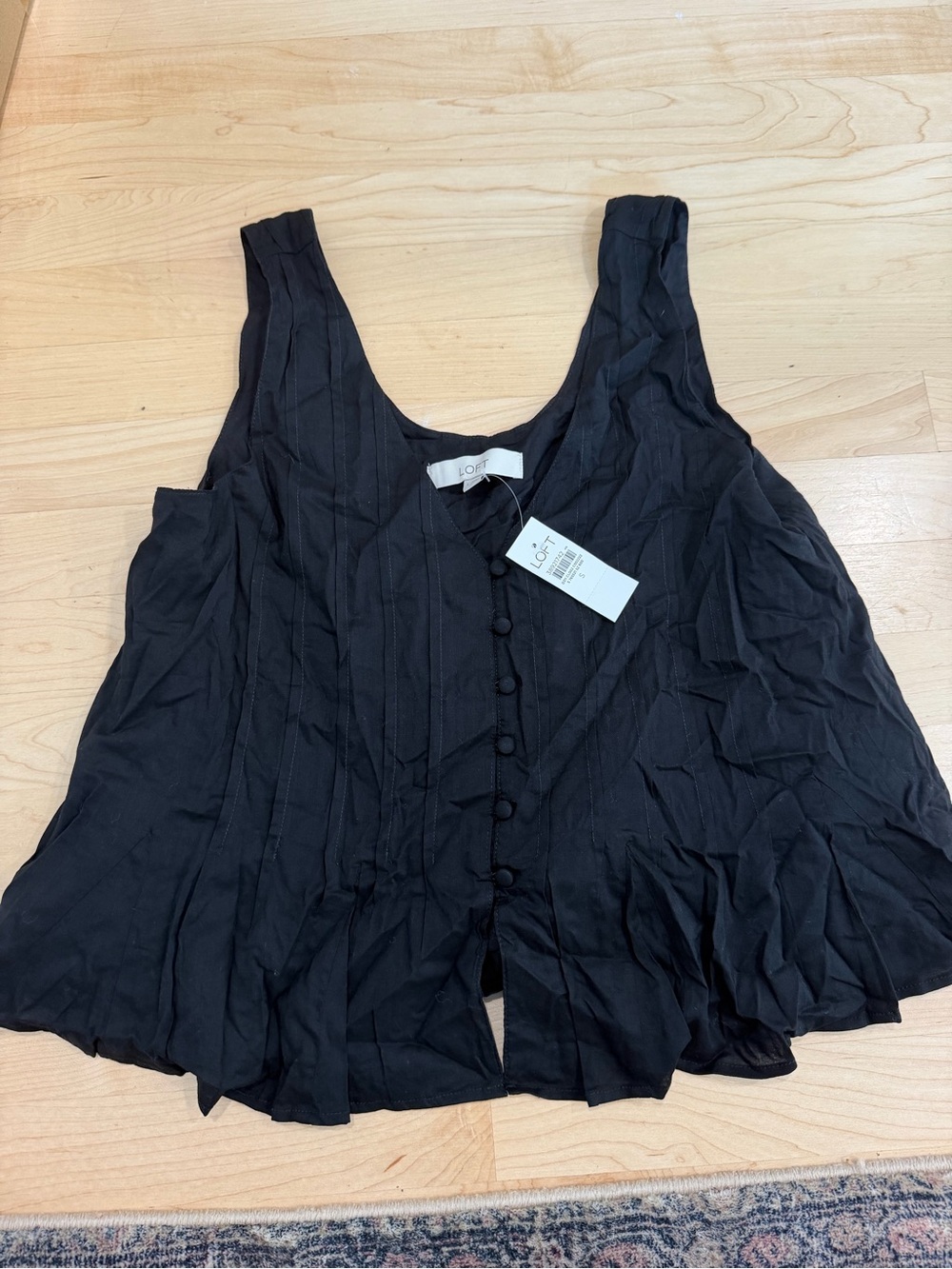 LOFT Black Sleeveless Button-Front Pleated Camisole